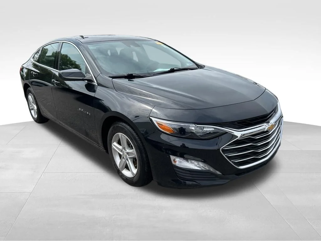 Used 2023 Black Chevrolet LT image 9
