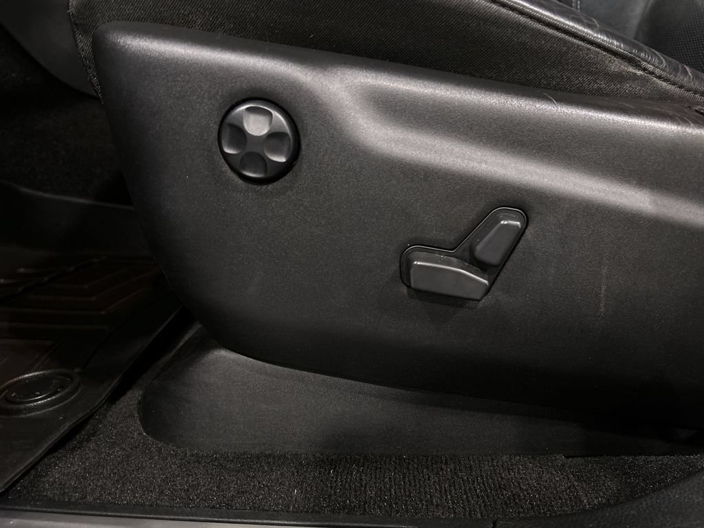 Used 2022 Gray Dodge Citadel image 14