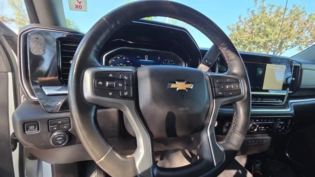 Used 2024 White Chevrolet LT image 10