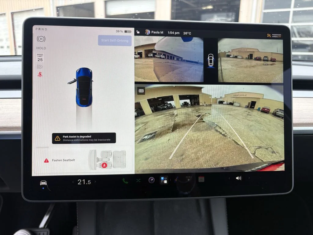 Used 2024  Tesla Long Range image 19