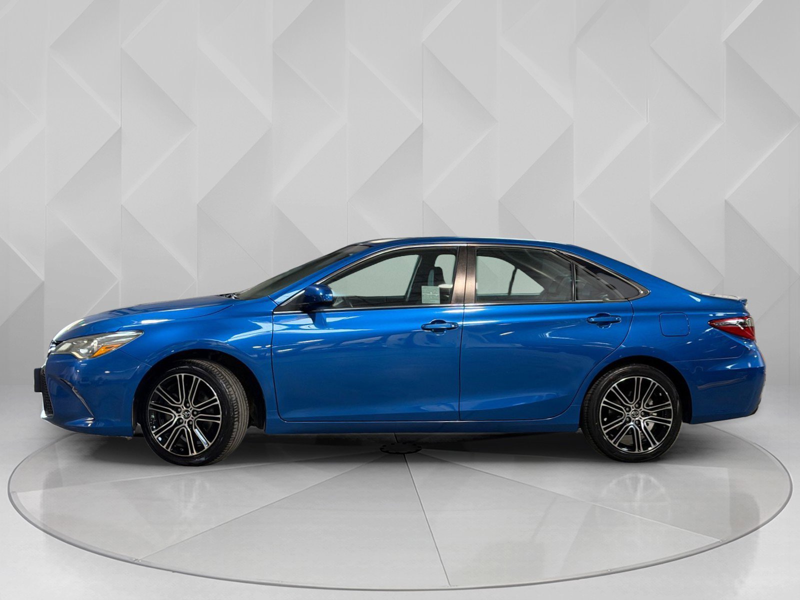 Used 2016 Toyota Camry Special Edition with VIN 4T1BF1FK1GU560730 for sale in Stockton, CA