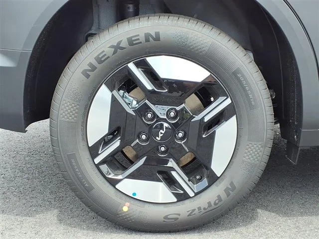 New 2027 White Kia LX image 6