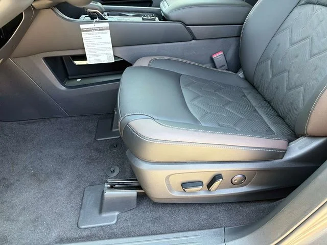 New 2026 Gray Nissan Platinum image 21