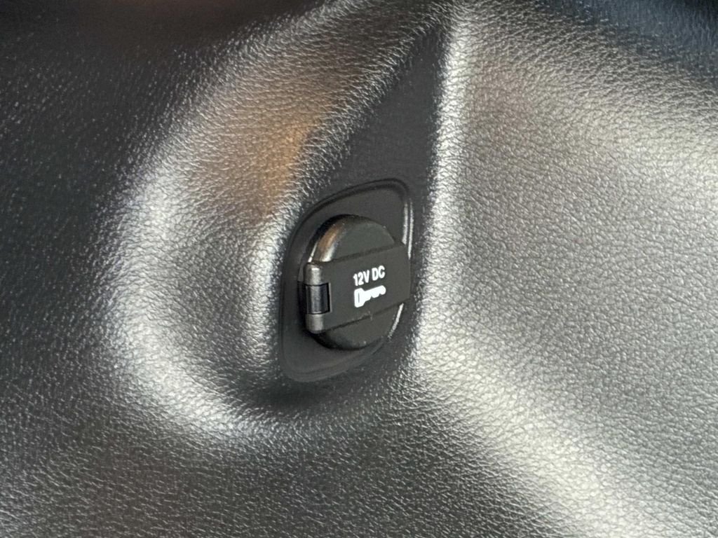 Used 2019 Black Jeep Latitude Plus image 15