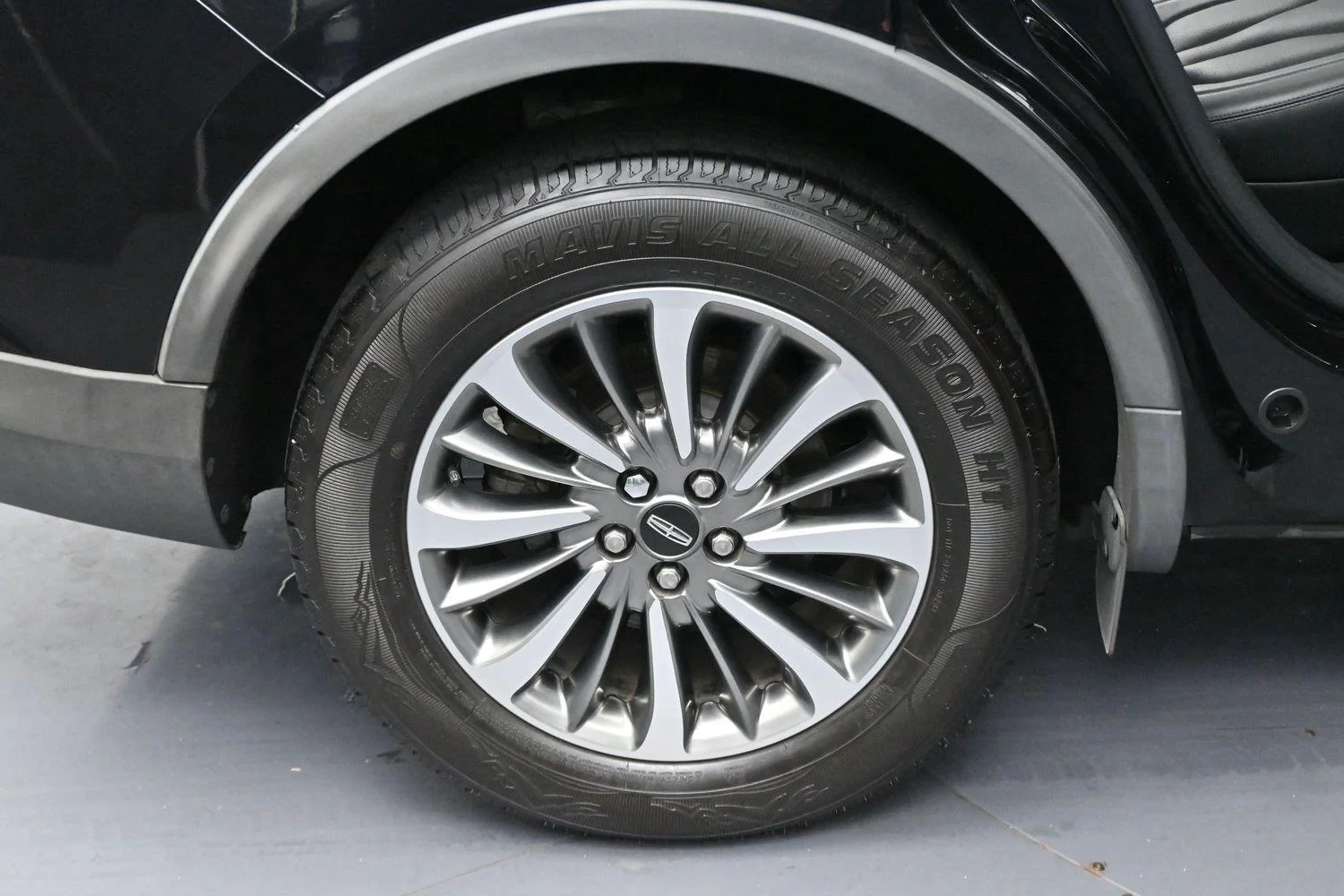 Used 2020 Infinite Black Lincoln Reserve image 39