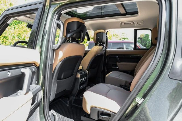 New 2026 Green Land Rover S image 46