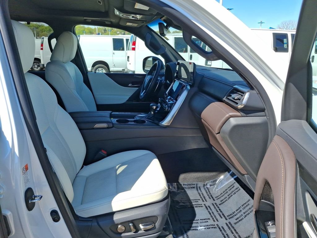 Certified Used 2024 White Lexus 600 Luxury image 26