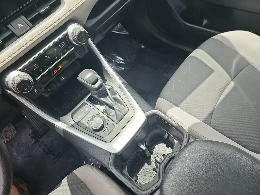 Used 2024 Silver Toyota Hybrid XLE image 27
