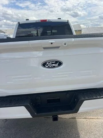 New 2026 Oxford White Ford XLT image 24
