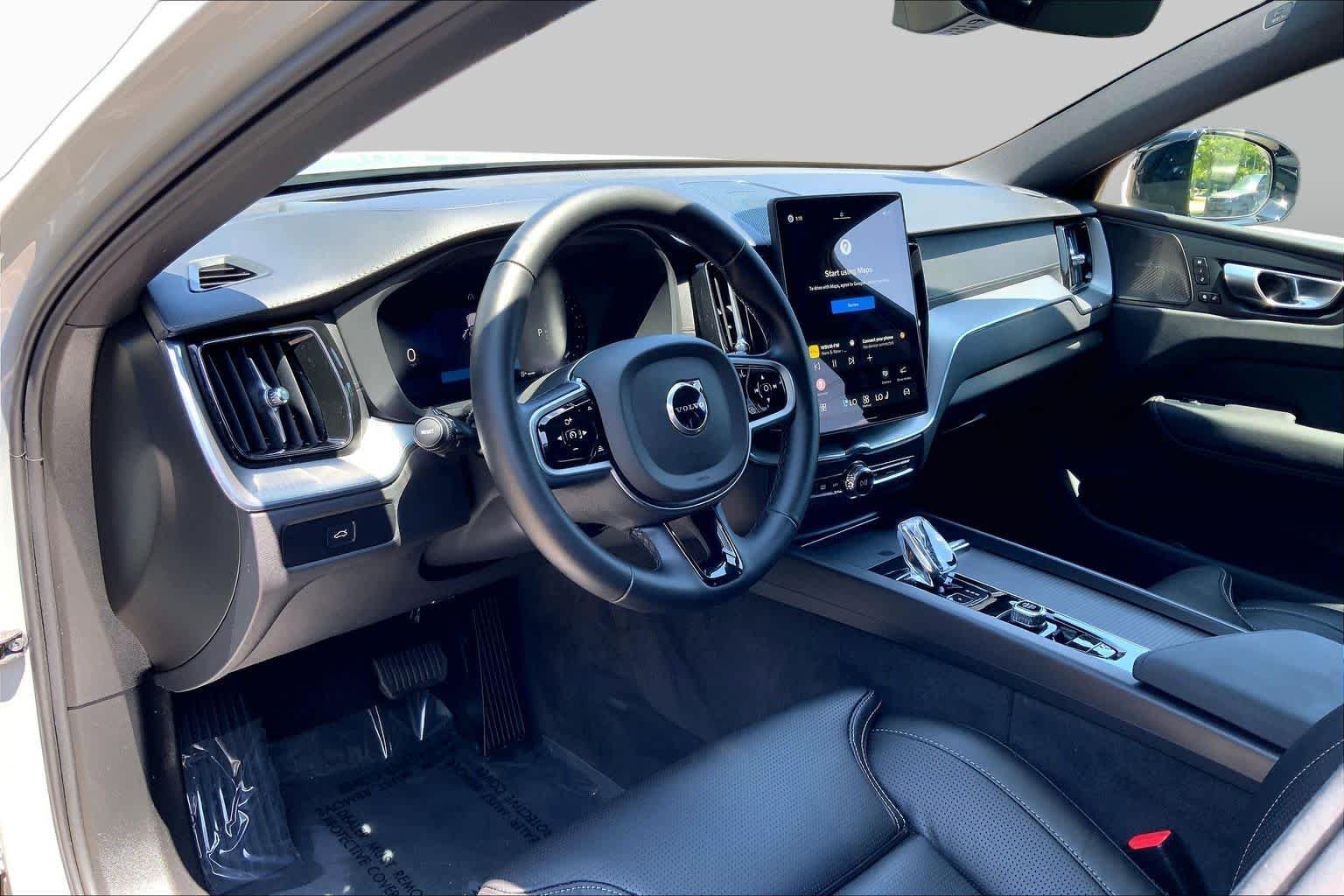 Used 2026 Vapour Grey Metallic Volvo Ultra Black Edition image 17