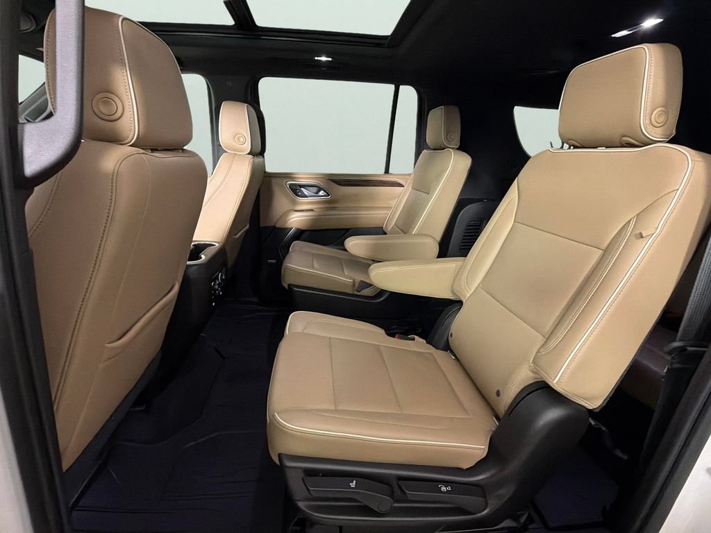 Certified Used 2021 IRIDESCENT PEARL TRICOAT Chevrolet Premier image 27