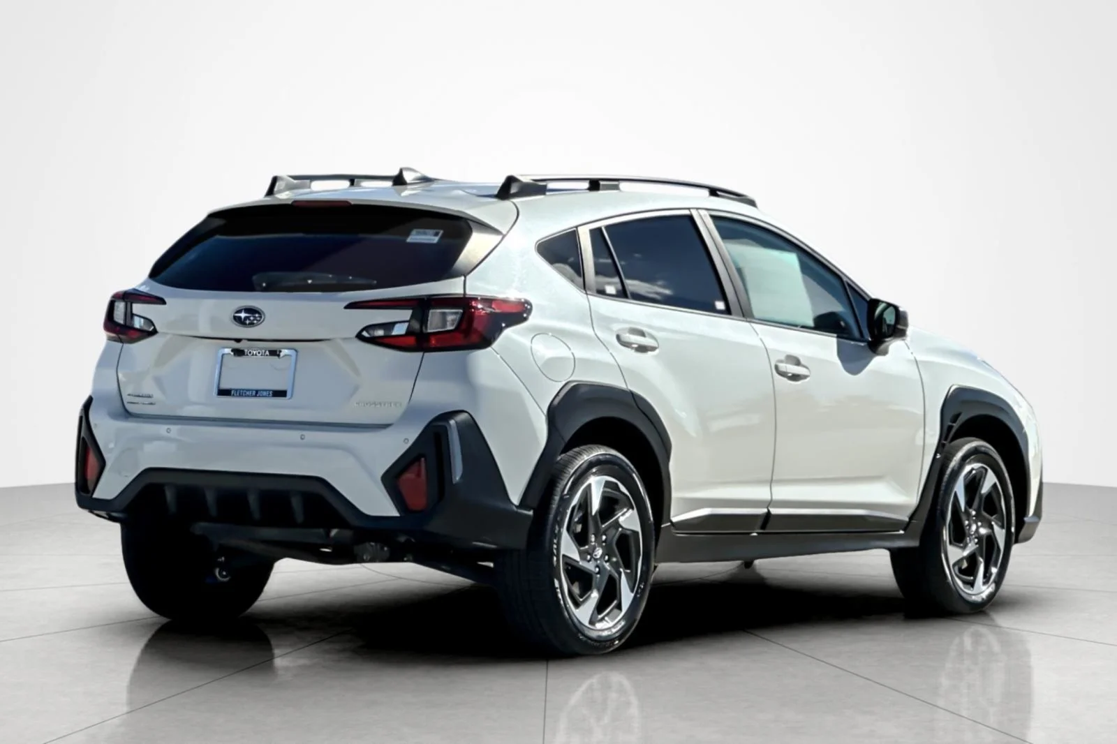 Used 2024 Crystal White Pearl Subaru Limited image 5