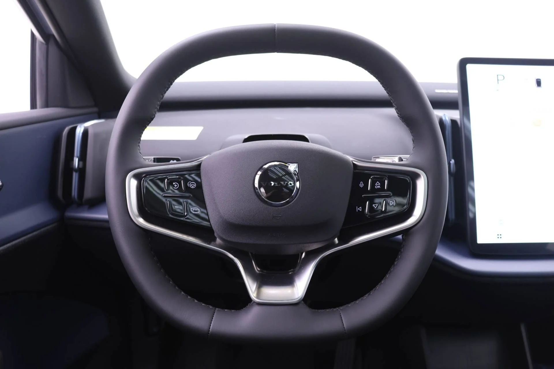 New 2026 White Volvo Twin Motor Performance Ultra image 14