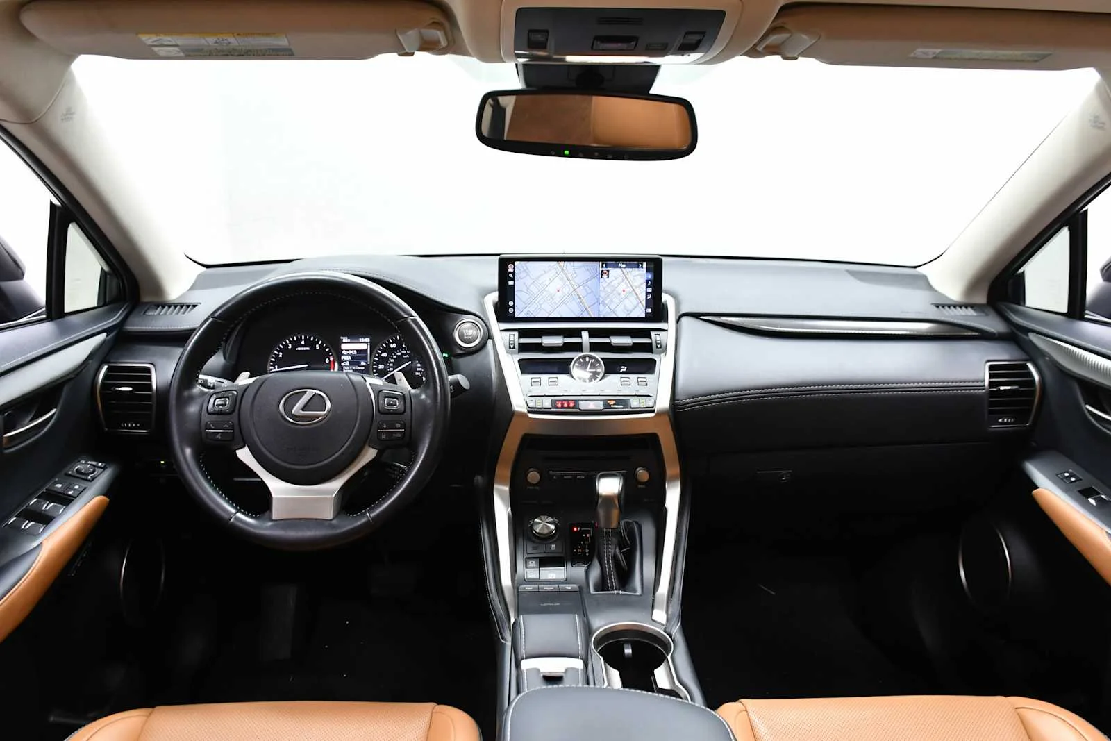 Used 2021 Nori Green Pearl Lexus  image 18