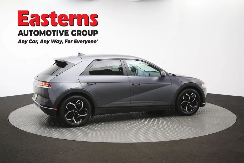 Used 2023 Gray Hyundai SEL image 41