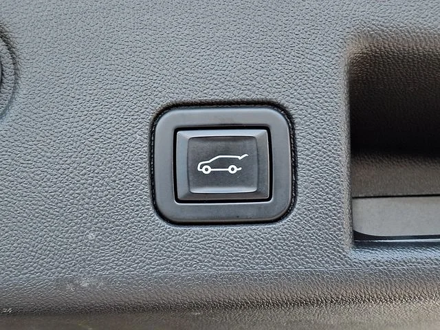 Used 2022 Silver Chevrolet LT image 31