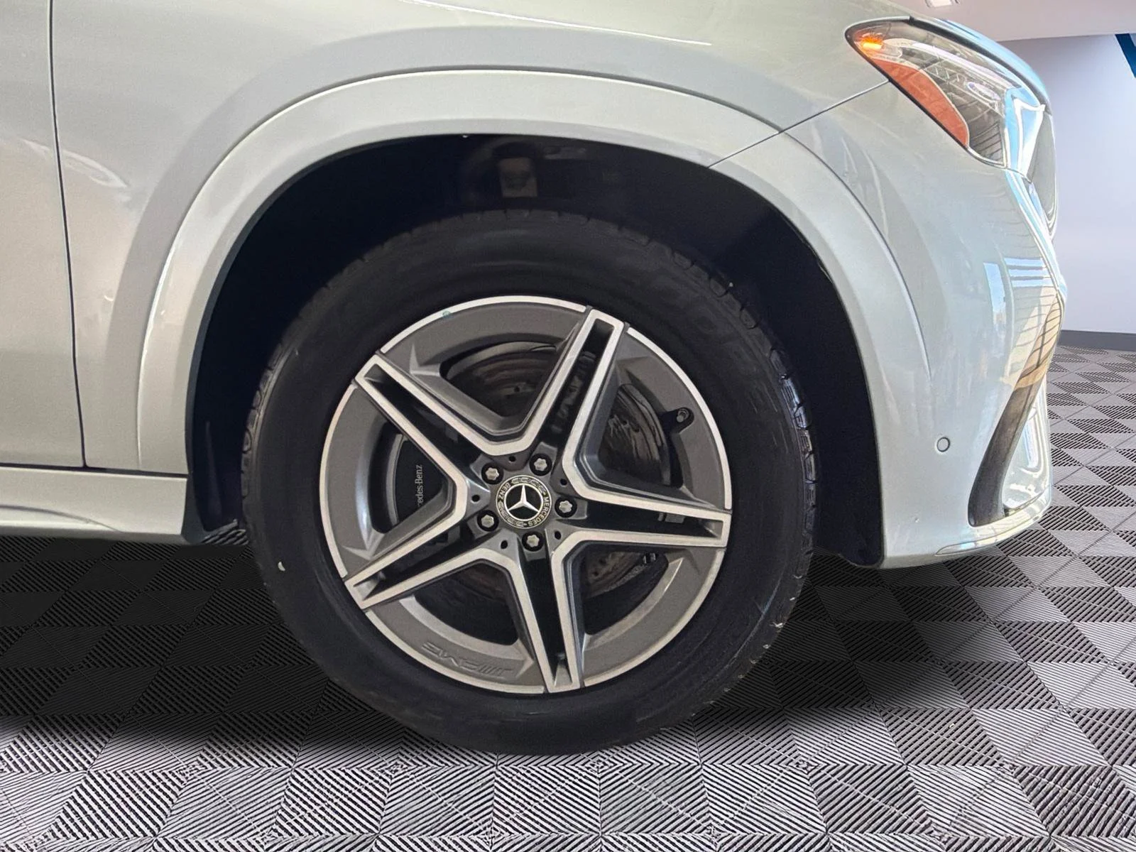 Used 2026 Silver Mercedes-Benz GLE 350 image 3
