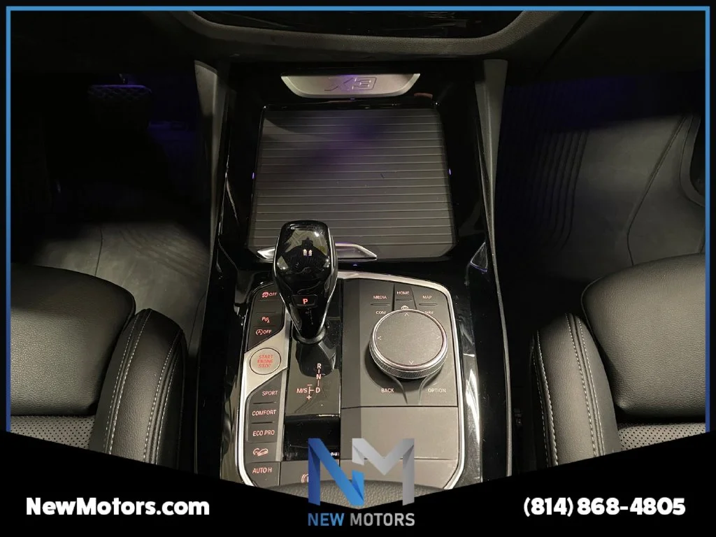 Used 2023 Dark Graphite BMW xDrive30i image 11