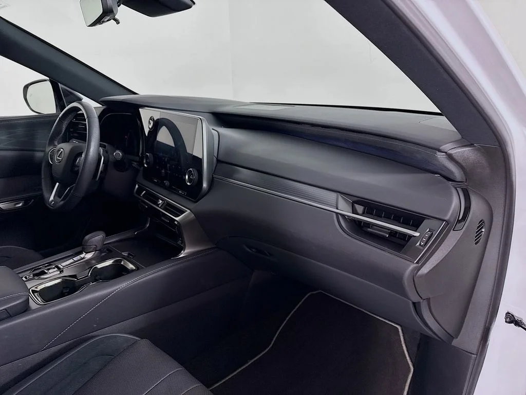 Used 2023 Ultra White Lexus 500h F SPORT Performance image 25