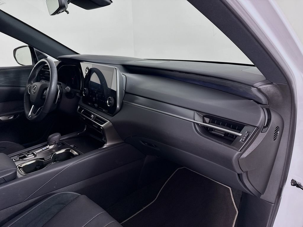 Used 2023 White Lexus 500h F SPORT Performance image 25