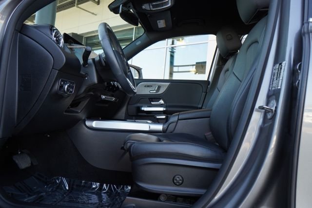 Used 2022 Gray Mercedes-Benz GLB 250 image 25