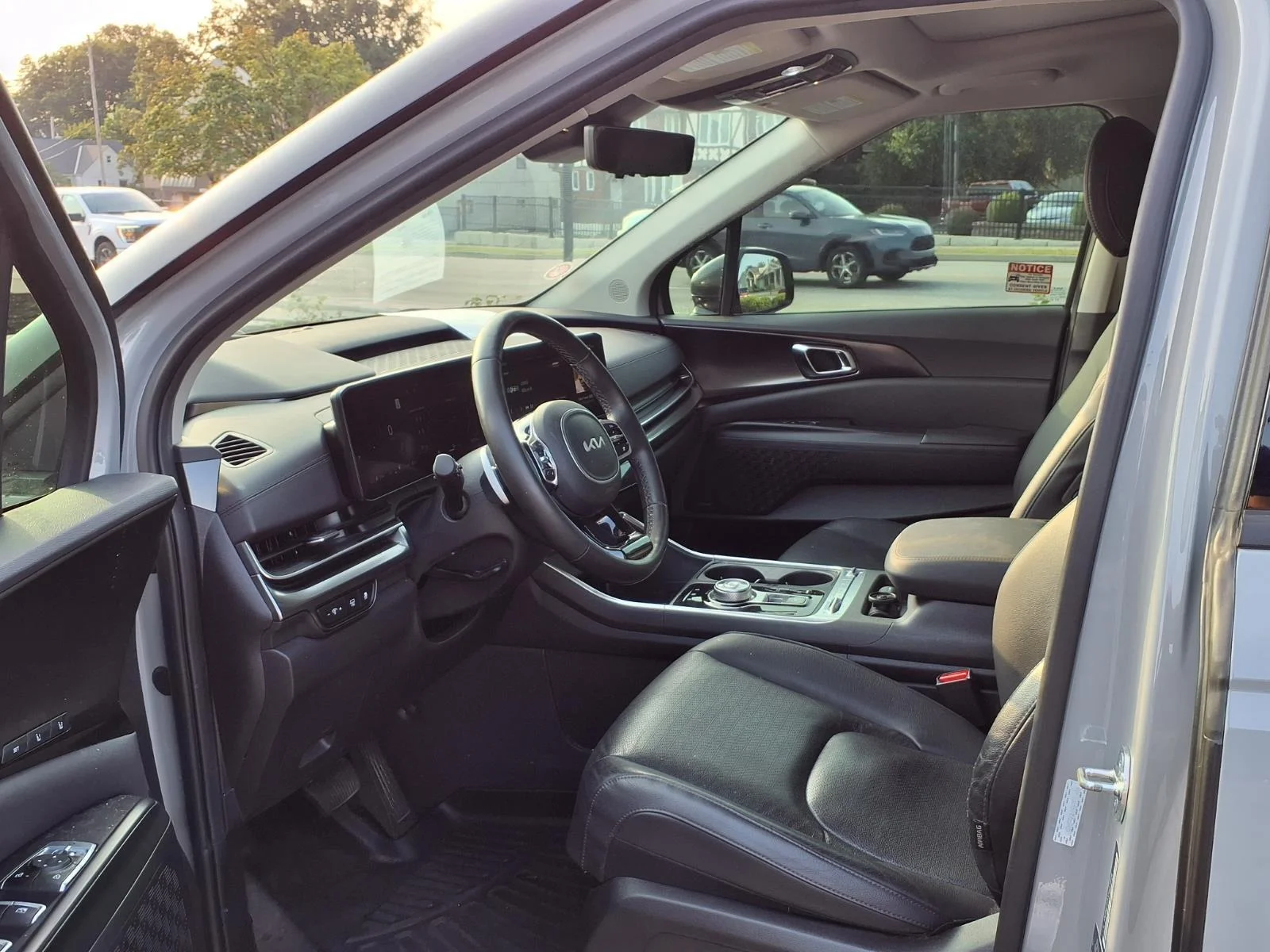 Used 2025 Ceramic Silver Kia SX Prestige image 22