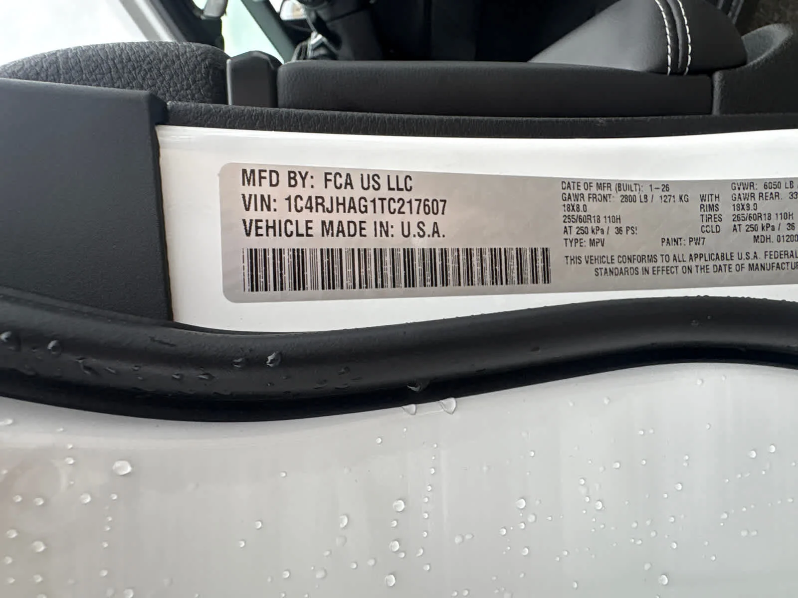 New 2026 Bright White Clear-Coat Exterior Paint Jeep Laredo image 29