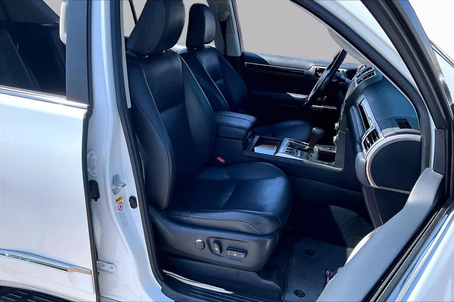 Used 2019 Starfire Pearl Lexus Premium image 9