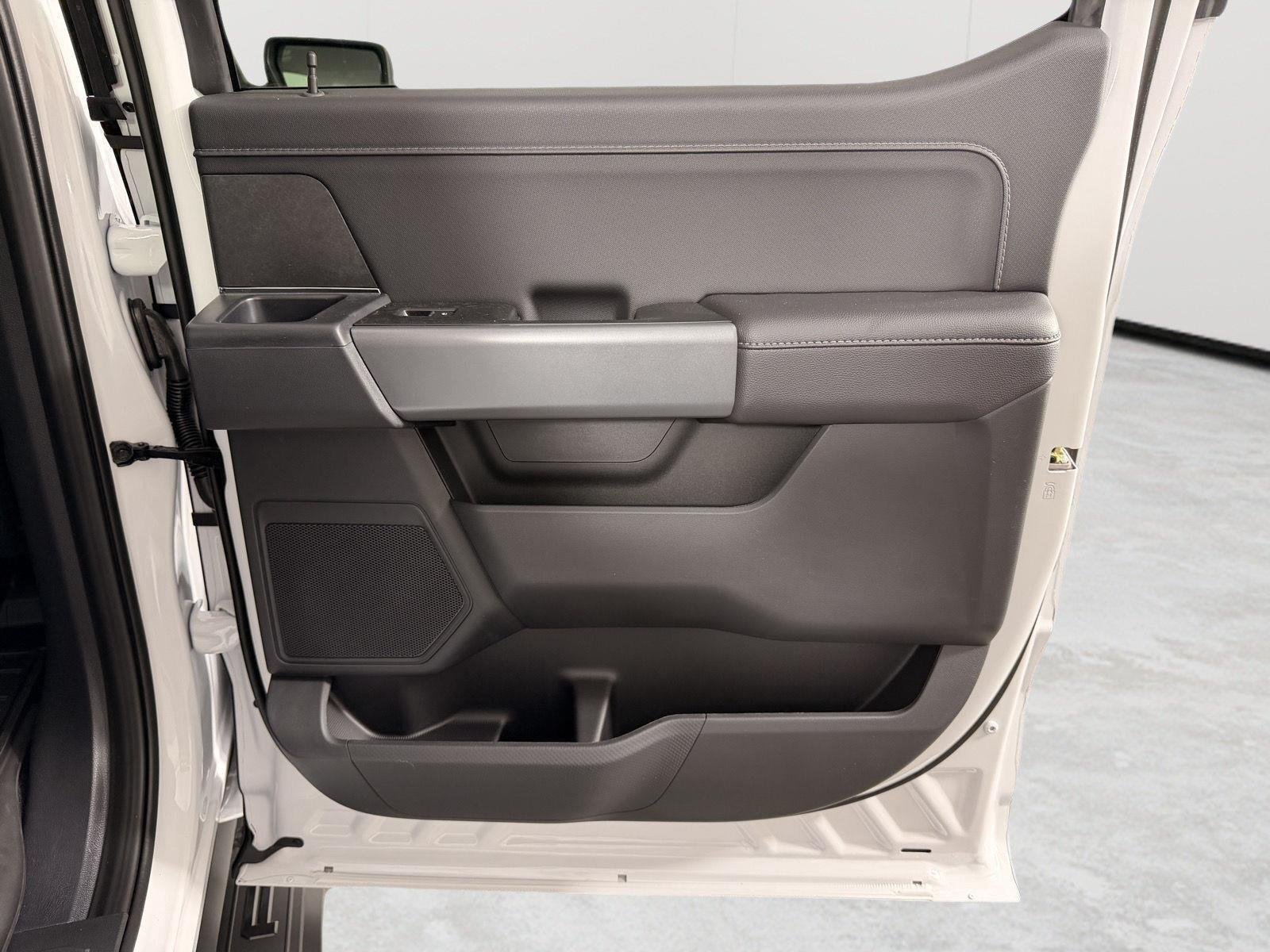 New 2026 Oxford White Ford XLT image 22