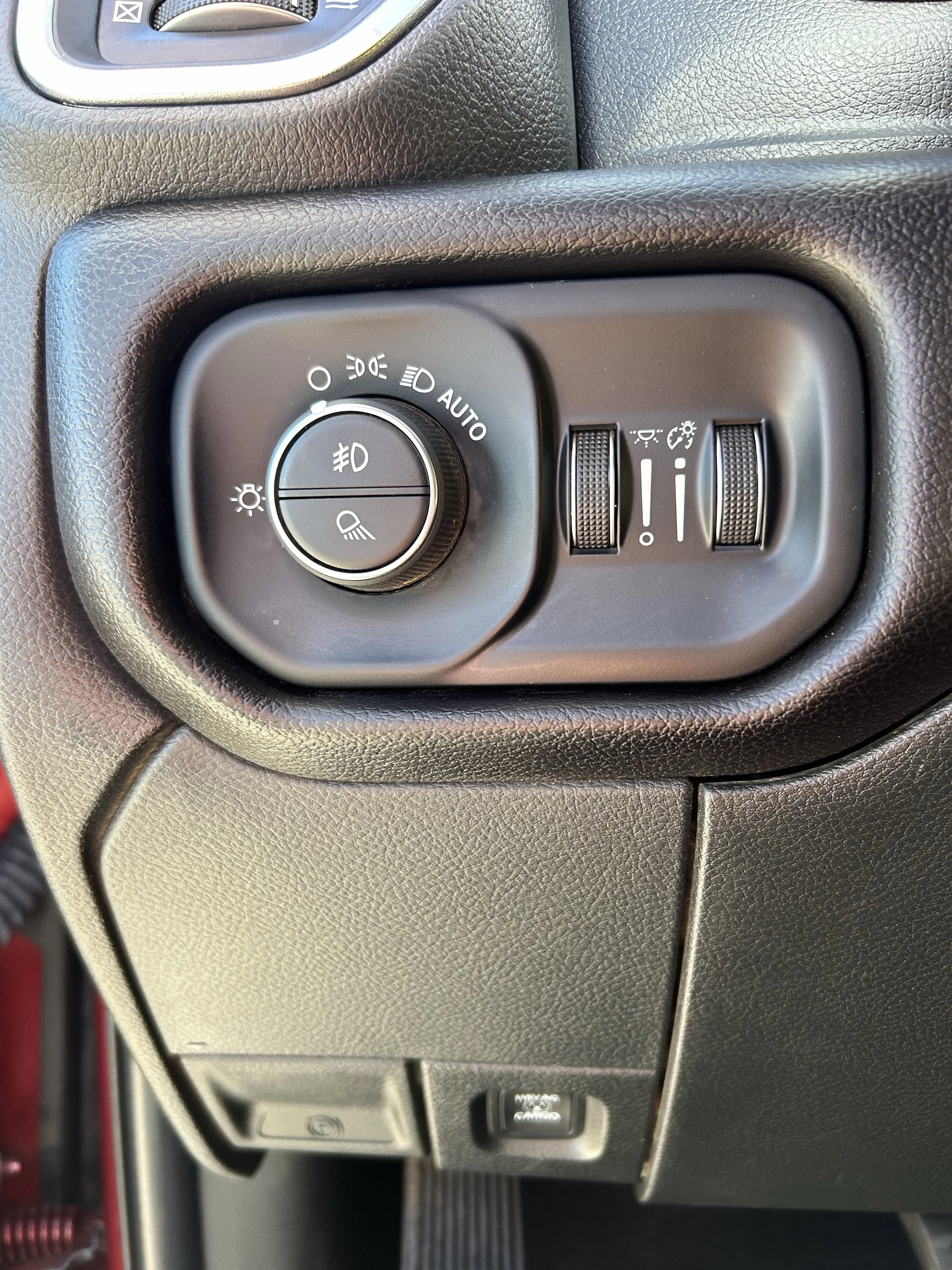 Used 2022 Delmonico Red Pearlcoat Ram Laramie image 13