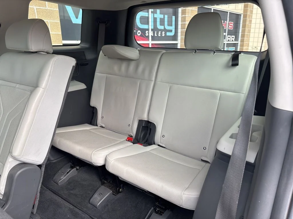 Used 2024 Gray Hyundai SEL image 12