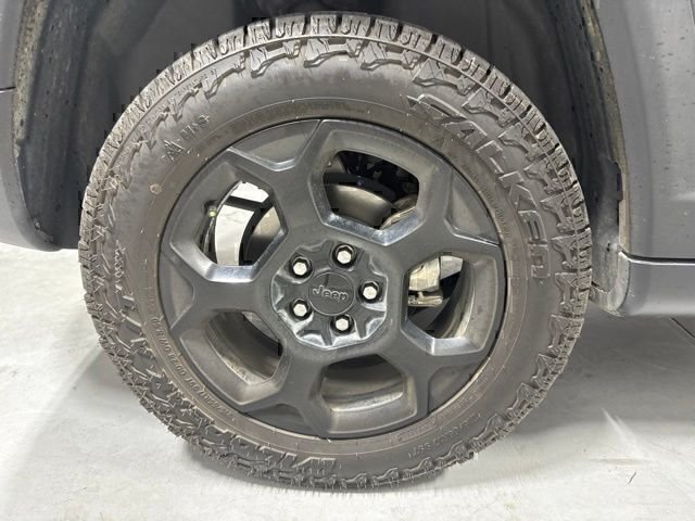 Used 2023 Gray Jeep Trailhawk image 6
