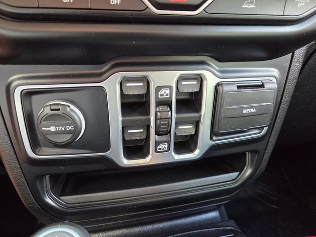 Certified Used 2020 Gray Jeep Overland image 27