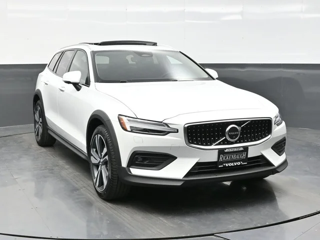 2026 Volvo V60 Cross Country B5 Plus