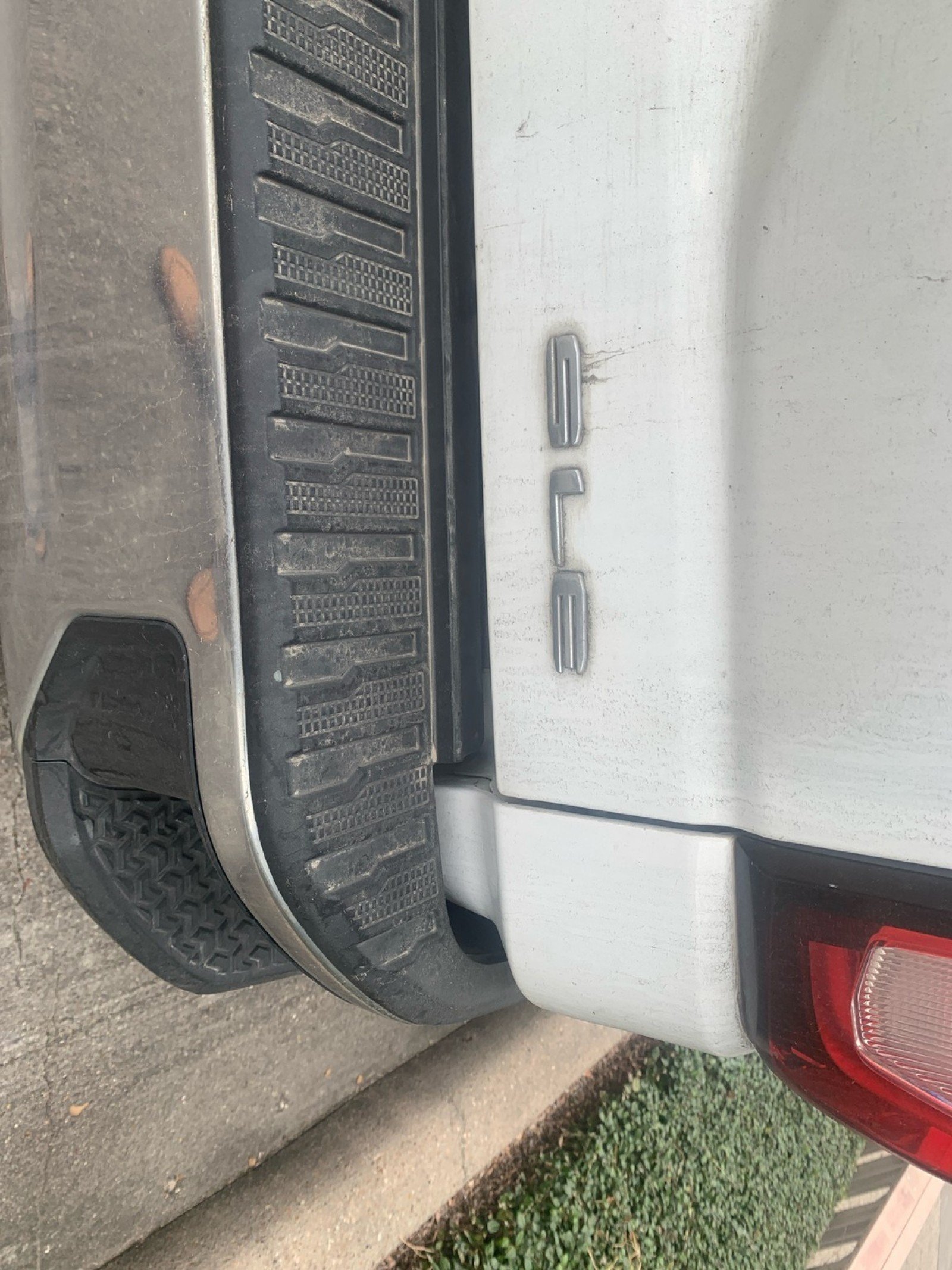 2020 GMC Sierra 1500 photo 2 of 22