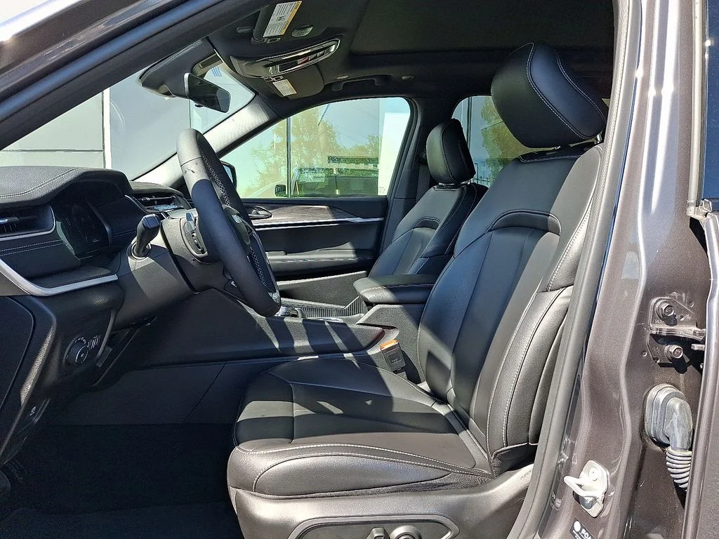 2025 Jeep Grand Cherokee L Limited - Photo 13
