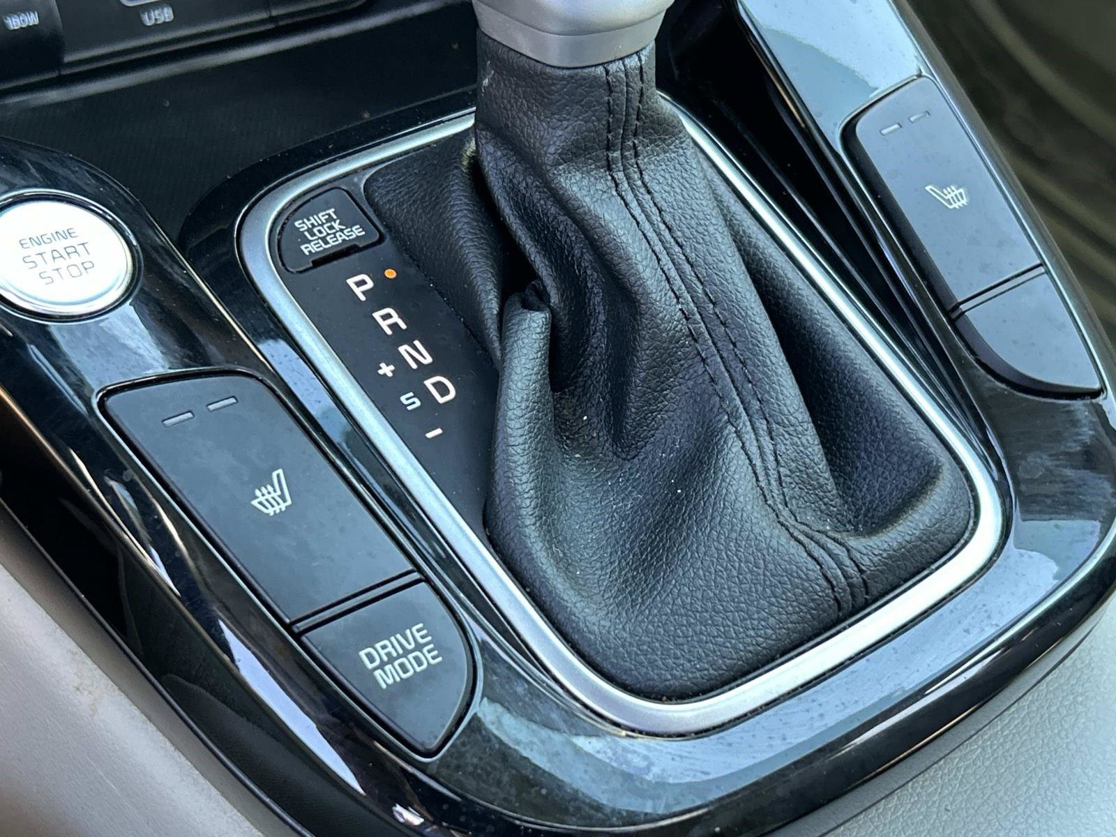 Used 2024 Fusion Black Kia EX image 35