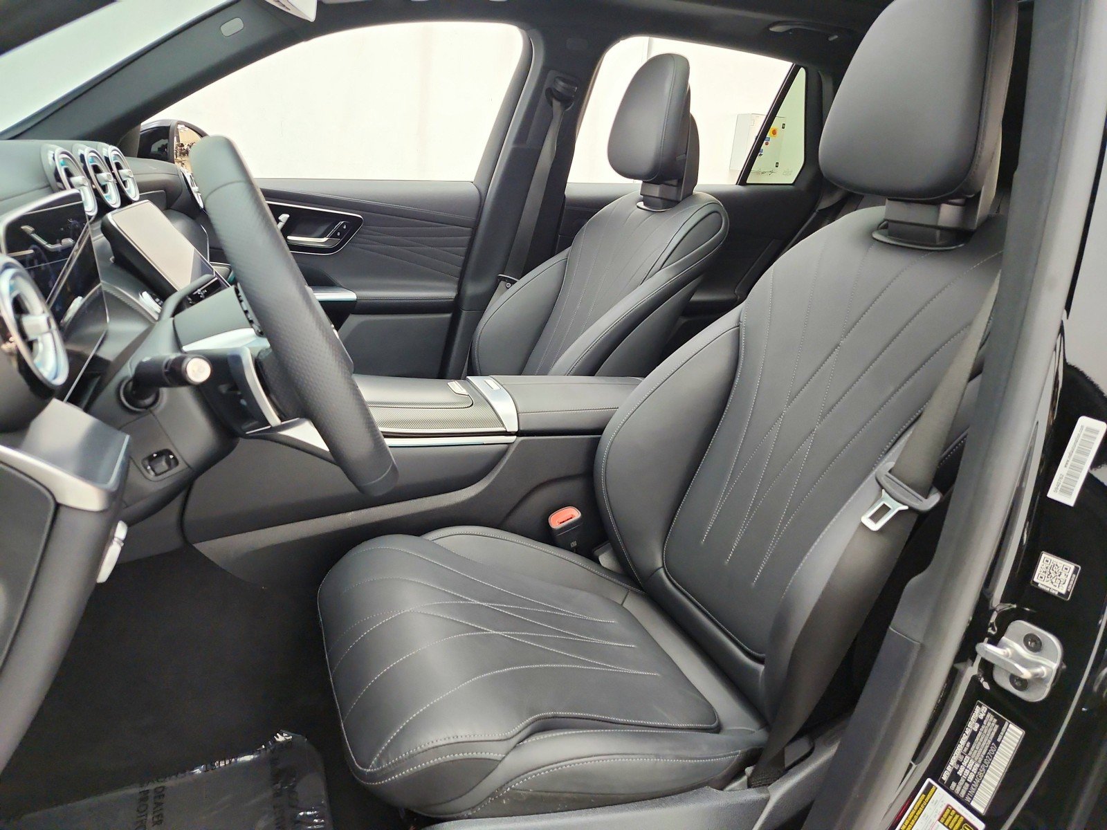 Used 2023 Black Mercedes-Benz GLC 300 SUV image 17