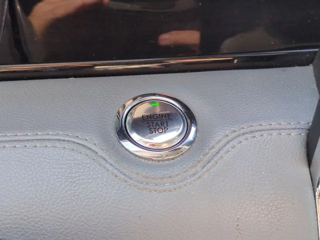 Used 2019 Black Lincoln Reserve image 26