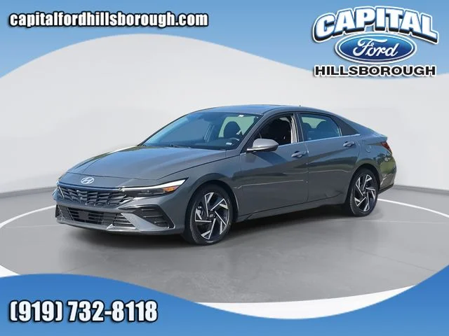 Used 2025 Gray Hyundai SEL Convenience image 1