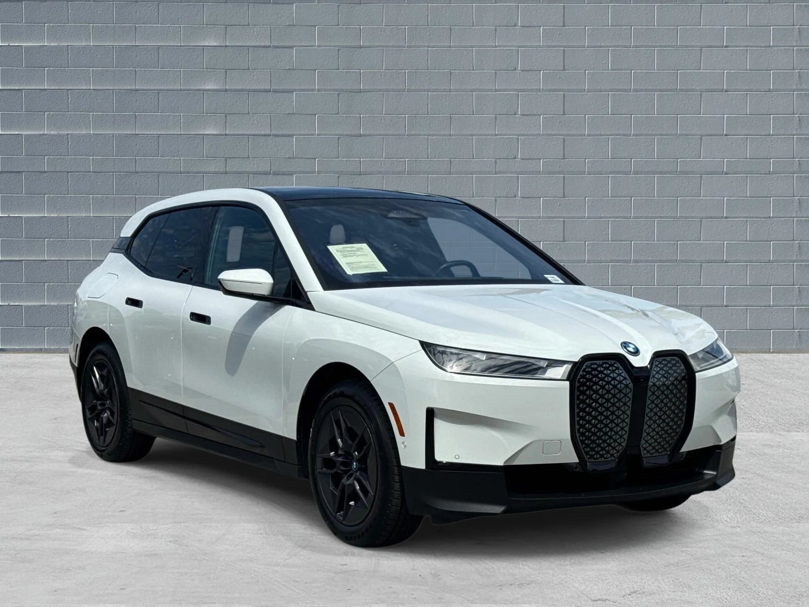 2023 BMW iX xDrive50's photo
