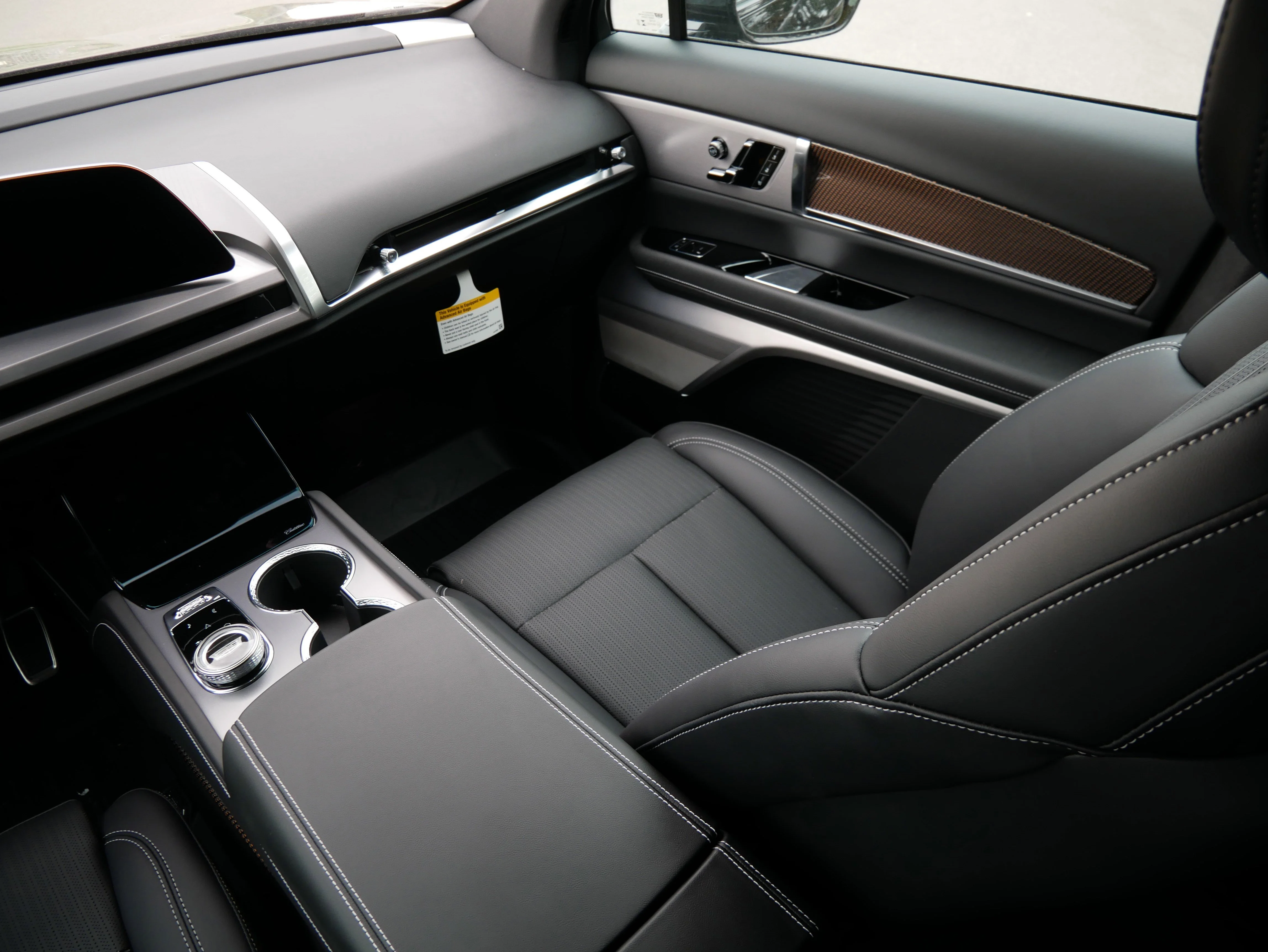 2026 Cadillac VISTIQ Sport - Photo 9