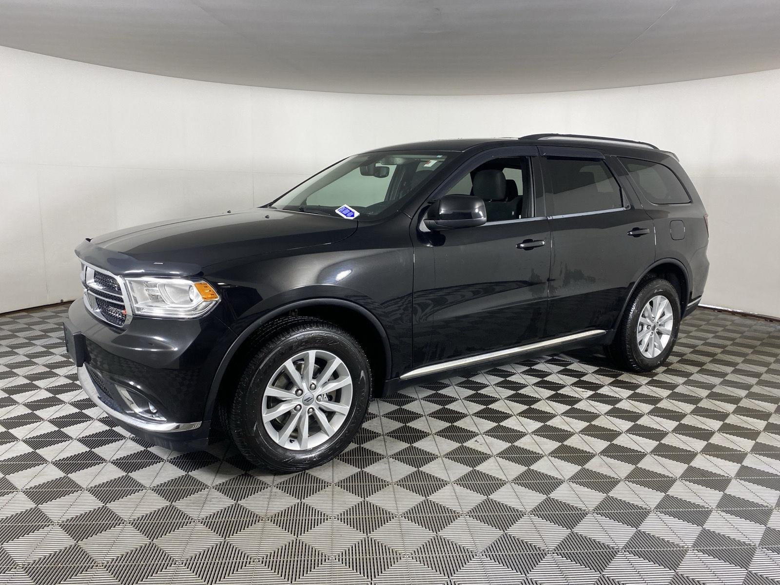 Used 2020 DB Black Clearcoat Dodge SXT Plus image 6