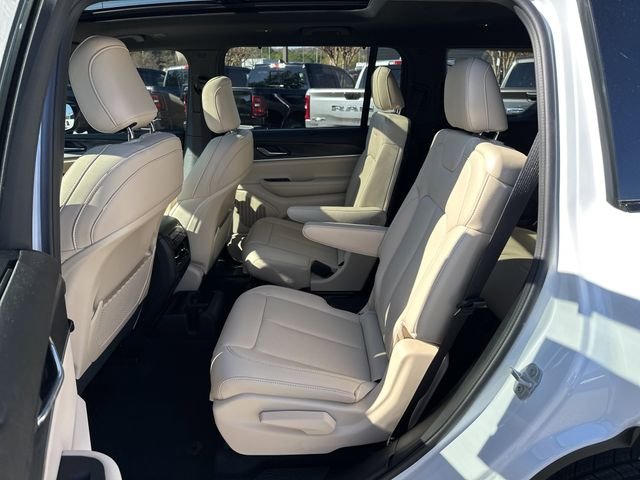 New 2025 White Jeep Limited image 25