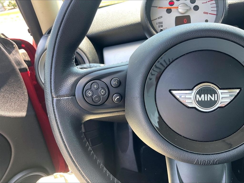 Used 2013 Red MINI Base image 19