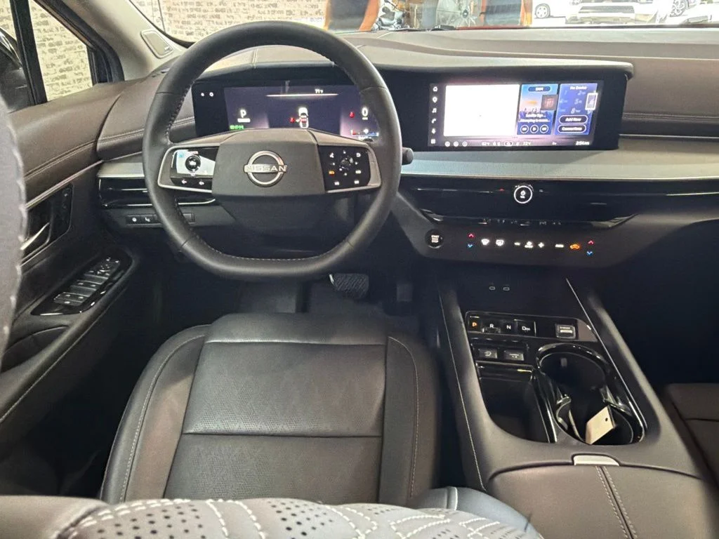 Used 2025 Scarlet Ember Tintcoat Nissan Platinum image 15