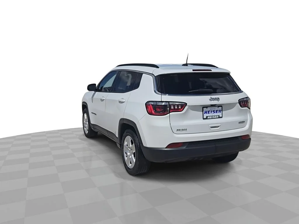 Certified Used 2022 White Jeep Latitude image 7