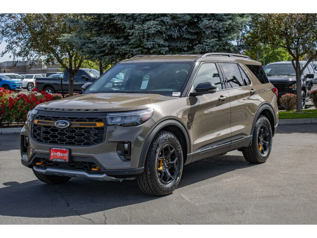 New 2026 MARSH GRAY Ford Tremor image 4