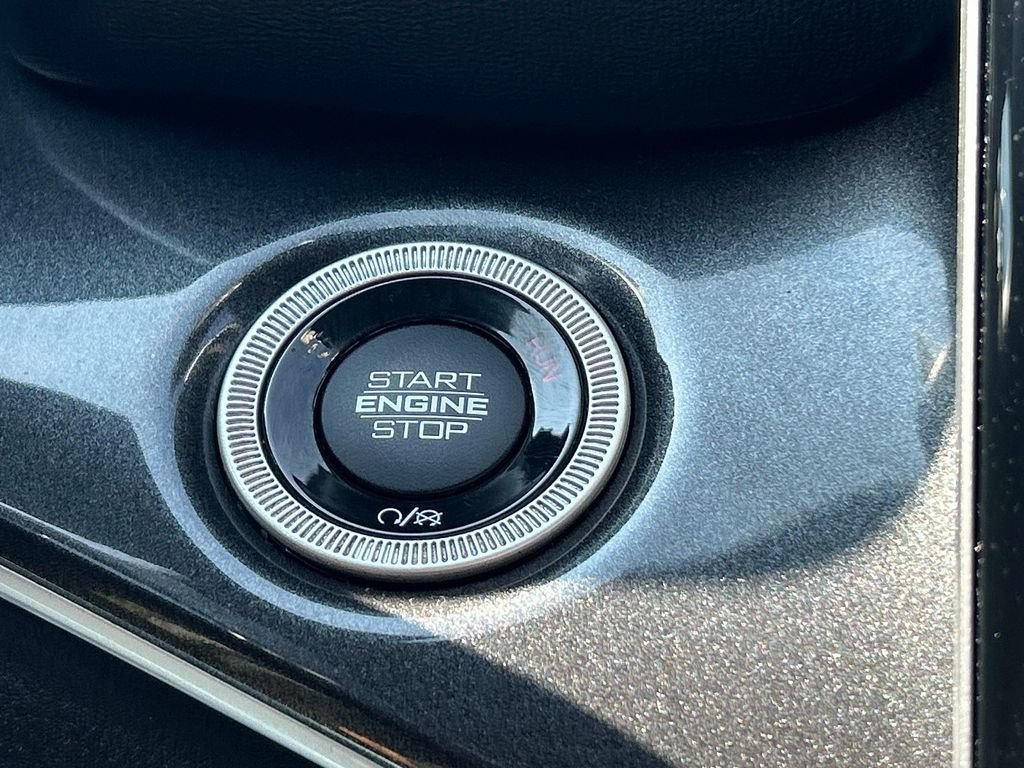 Used 2021 White Jeep Altitude image 24