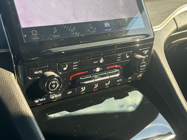 Used 2024 White Jeep 4xe image 19